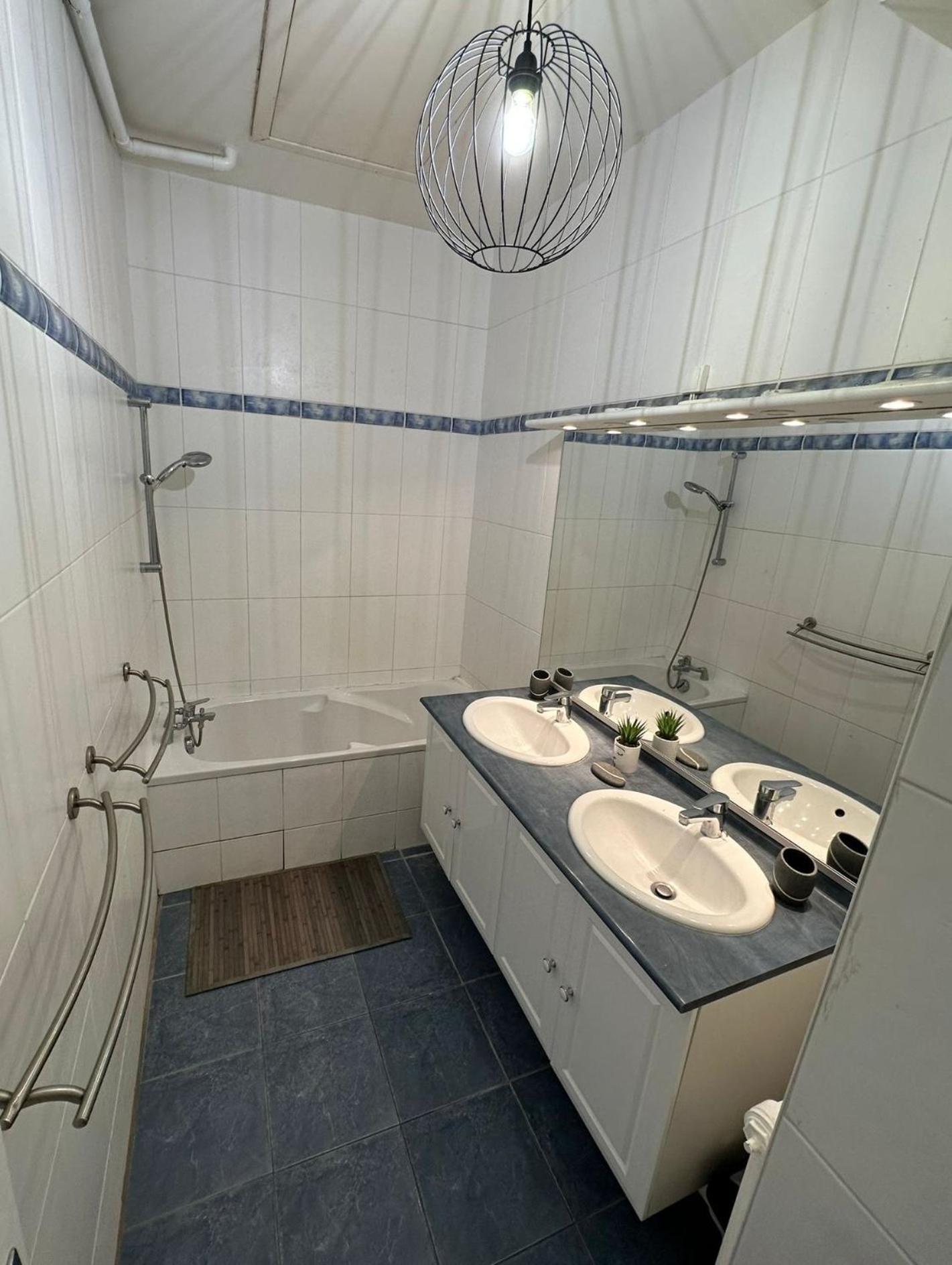 רויאן Maison De Ville Plein Centre, 3 Etoiles, A 200M De La Plage, Parking Prive, Wifi מראה חיצוני תמונה